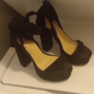 Wild diva black suade4 inch  chunky heel size 7